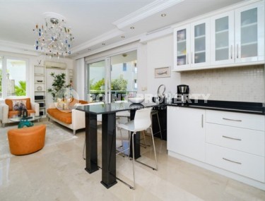 Двухуровневые апартаменты с двумя спальными комнатами и видом на Средиземное море, в районе Конаклы-id-5373-фото-2