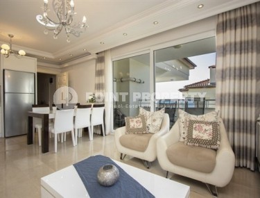 Двухуровневые апартаменты с тремя спальными комнатами и видовой террасой, рядом с морем в районе Конаклы-id-5380-фото-3