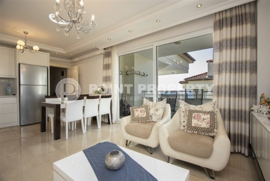 Двухуровневые апартаменты с тремя спальными комнатами и видовой террасой, рядом с морем в районе Конаклы-id-5380-фото-3