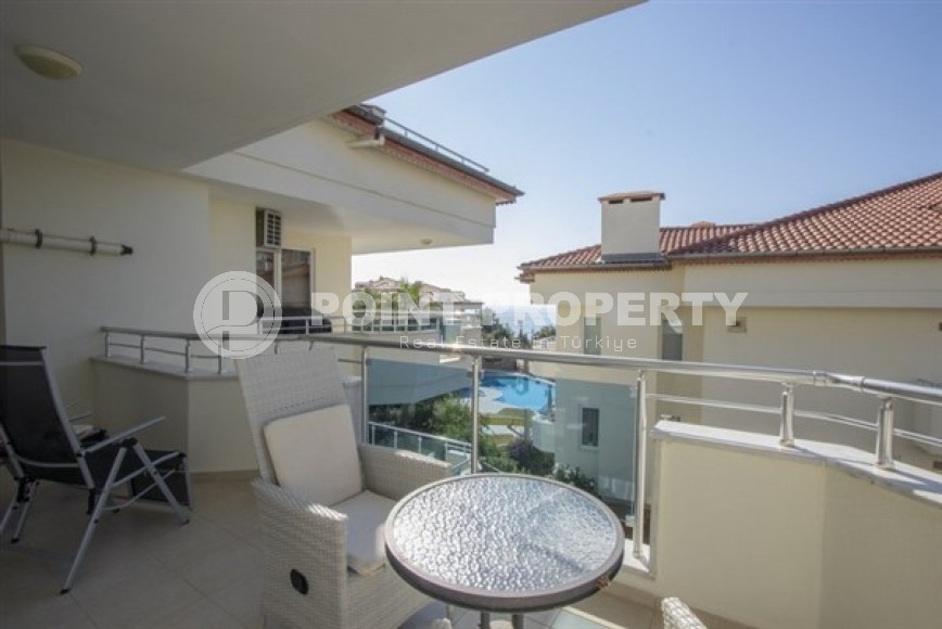 Двухуровневые апартаменты с тремя спальными комнатами и видовой террасой, рядом с морем в районе Конаклы-id-5380-фото-14