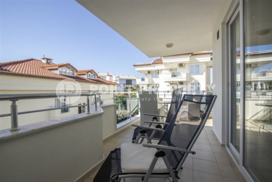 Двухуровневые апартаменты с тремя спальными комнатами и видовой террасой, рядом с морем в районе Конаклы-id-5380-фото-15