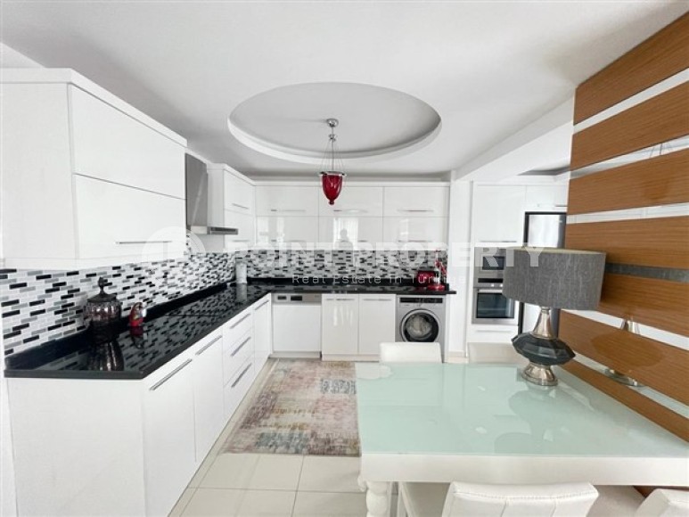 Атмосферный дуплекс 3+1 на 10-м этаже с мансардой с роскошным панорамным видом на море и горы-id-5386-фото-3