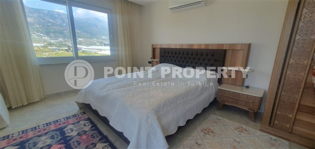 Светлые двухуровневые апартаменты с тремя спальными комнатами и видовой террасой на Торосские горы, в районе Махмутлар-id-5406-фото-4