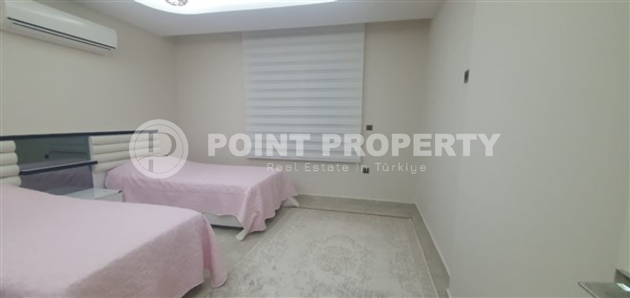 Светлые двухуровневые апартаменты с тремя спальными комнатами и видовой террасой на Торосские горы, в районе Махмутлар-id-5406-фото-6