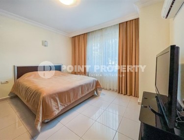 Large bright apartment 3+1, with a total area of 180 m2, on the 1st floor in a building built in 2004, in the center of Mahmutlar district-id-5408-photo-5