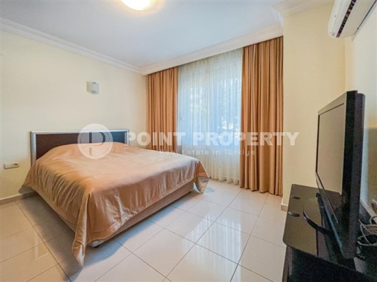 Большая светлая квартира 3+1, общей площадью 180 м2, на 1-м этаже в доме 2004 года постройки, в центре района Махмутлар-id-5408-фото-5