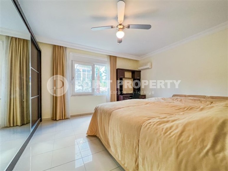 Большая светлая квартира 3+1, общей площадью 180 м2, на 1-м этаже в доме 2004 года постройки, в центре района Махмутлар-id-5408-фото-7