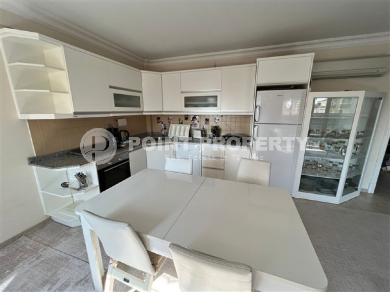 Spacious 2+1 apartment with a total area of 100 m2, 100 meters from the sea and the center of the popular area of Alanya - Mahmutlar-id-5427-photo-3