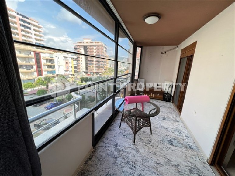 Spacious 2+1 apartment with a total area of 100 m2, 100 meters from the sea and the center of the popular area of Alanya - Mahmutlar-id-5427-photo-11