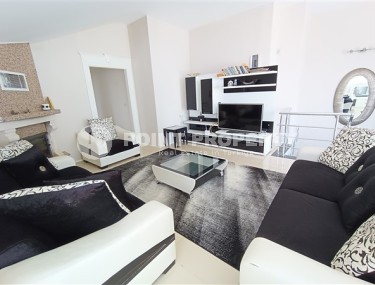 Large panoramic duplex 4+2, with a total area of 350 m2, on the very seashore in the Kestel area-id-5434-photo-1