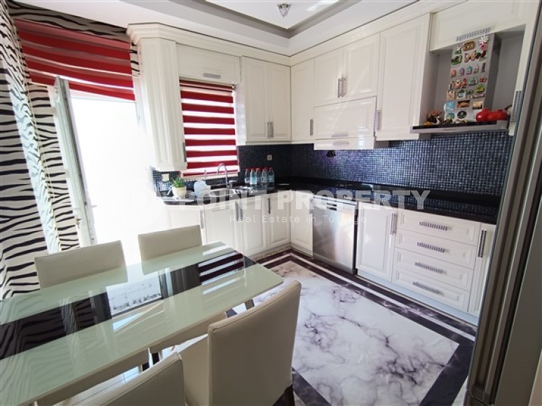 Большой панорамный дуплекс 4+2, общей площадью 350 м2, на самом берегу моря в районе Кестель-id-5434-фото-4