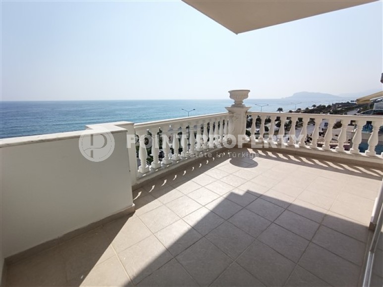 Большой панорамный дуплекс 4+2, общей площадью 350 м2, на самом берегу моря в районе Кестель-id-5434-фото-14