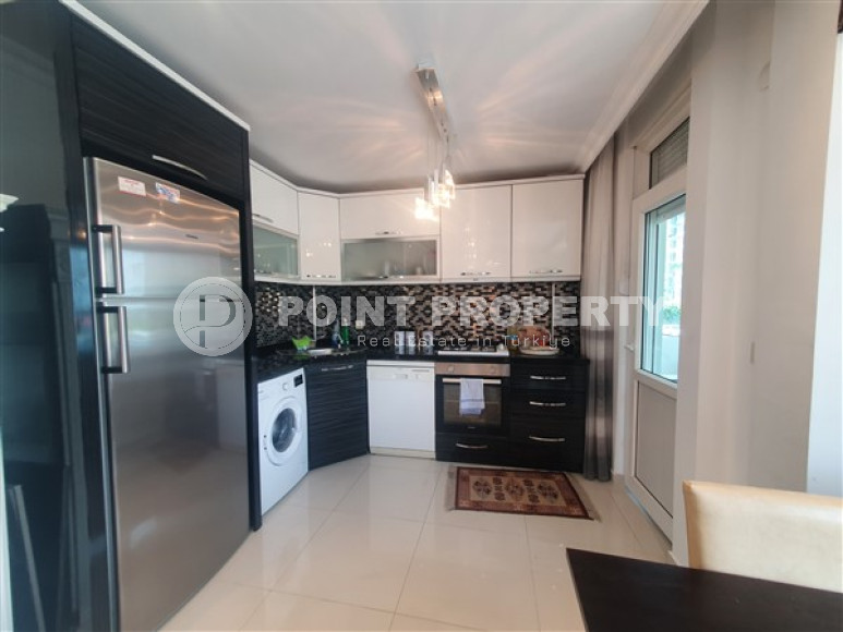 Furnished apartment 1+1, 60m², in an urban building in the very center of Alanya-id-1430-photo-6