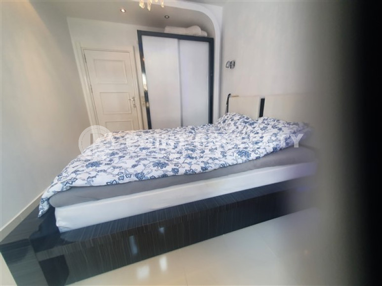 Furnished apartment 1+1, 60m², in an urban building in the very center of Alanya-id-1430-photo-14