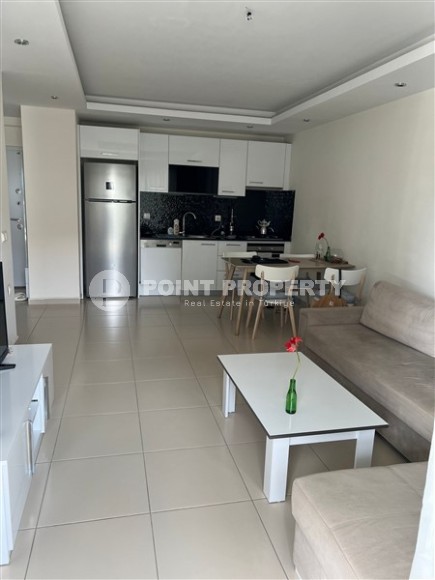 Благоустроенная меблированная квартира 1+1, общей площадью 65 м2, на 1-м этаже в жилом комплексе с богатой внутренней инфраструктурой-id-5445-фото-2