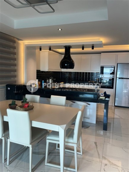 Комфортабельный панорамный дуплекс 4+1, общей площадью 230 м2, с роскошным видом на море.-id-5463-фото-3