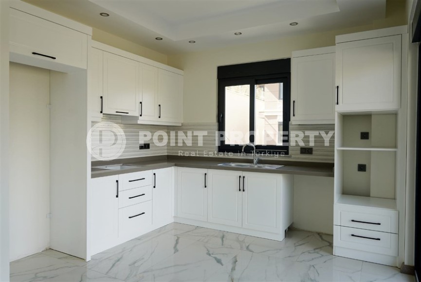 Двухэтажная отдельно стоящая вилла с собственным садом в трех километрах от моря, в престижном районе Аланьи - Каргыджак-id-5465-фото-3