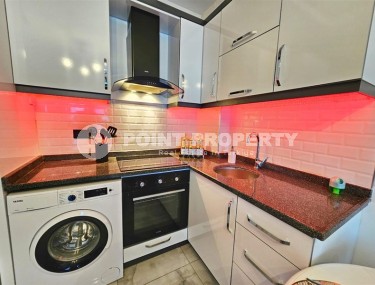 Стильная небольшая квартира с дизайнерским ремонтом, планировкой 1+1, в районе Махмутлар-id-5468-фото-2