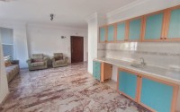 Partially furnished apartment with three bedrooms, in a well-maintained residential complex on the first coastline from the Mediterranean Sea, in the Mahmutlar area-id-5478-photo-3