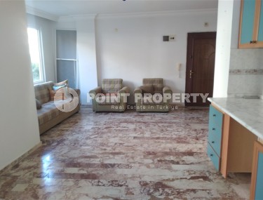 Partially furnished apartment with three bedrooms, in a well-maintained residential complex on the first coastline from the Mediterranean Sea, in the Mahmutlar area-id-5478-photo-4