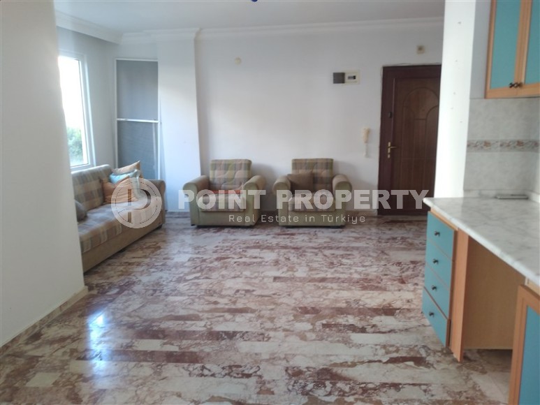 Partially furnished apartment with three bedrooms, in a well-maintained residential complex on the first coastline from the Mediterranean Sea, in the Mahmutlar area-id-5478-photo-4