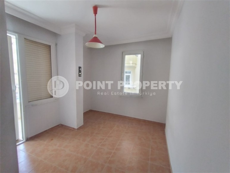 Partially furnished apartment with three bedrooms, in a well-maintained residential complex on the first coastline from the Mediterranean Sea, in the Mahmutlar area-id-5478-photo-9