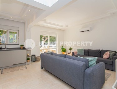 Bright, spacious apartment with new renovation, modern interior, stylish furniture and household appliances, 50 meters from Cleopatra Beach-id-5487-photo-1