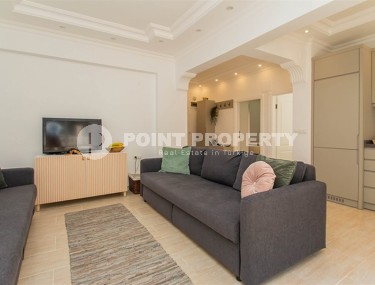 Светлая просторная квартира с новым ремонтом, современным интерьером, стильной мебелью и бытовой техникой, в 50 метрах от пляжа Клеопатры-id-5487-фото-3