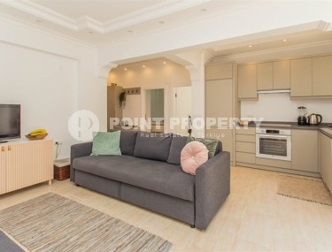 Светлая просторная квартира с новым ремонтом, современным интерьером, стильной мебелью и бытовой техникой, в 50 метрах от пляжа Клеопатры-id-5487-фото-4