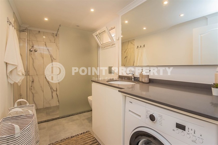 Bright, spacious apartment with new renovation, modern interior, stylish furniture and household appliances, 50 meters from Cleopatra Beach-id-5487-photo-9