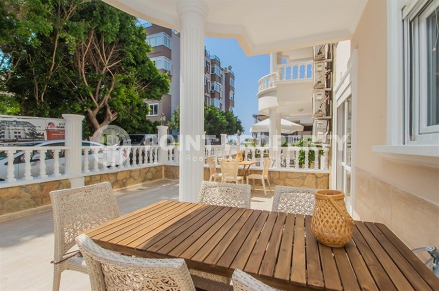 Bright, spacious apartment with new renovation, modern interior, stylish furniture and household appliances, 50 meters from Cleopatra Beach-id-5487-photo-10