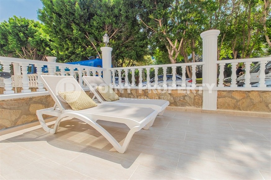 Bright, spacious apartment with new renovation, modern interior, stylish furniture and household appliances, 50 meters from Cleopatra Beach-id-5487-photo-11