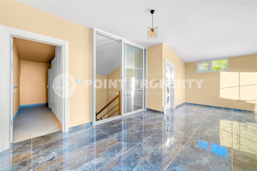 Апартаменты 4+1 в таунхаусе  с новым качественным ремонтом, в элитном районе Аланьи - Бекташ-id-5490-фото-7