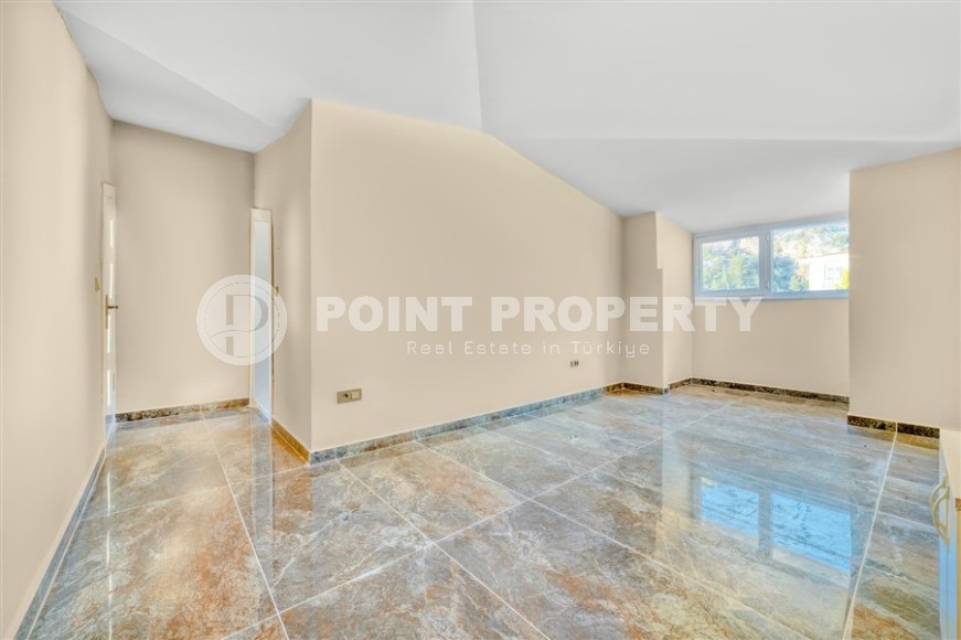 Апартаменты 4+1 в таунхаусе  с новым качественным ремонтом, в элитном районе Аланьи - Бекташ-id-5490-фото-8