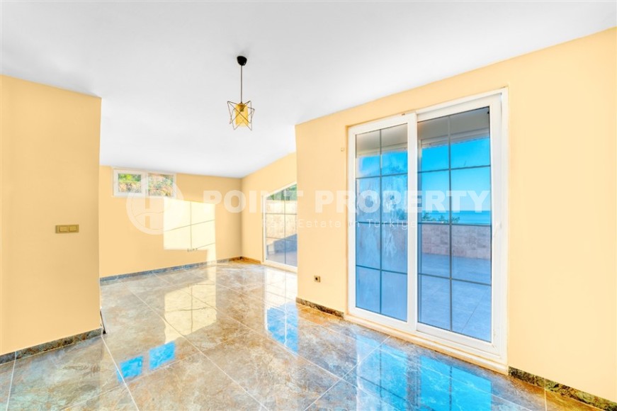 Апартаменты 4+1 в таунхаусе  с новым качественным ремонтом, в элитном районе Аланьи - Бекташ-id-5490-фото-9