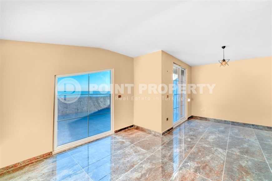 Апартаменты 4+1 в таунхаусе  с новым качественным ремонтом, в элитном районе Аланьи - Бекташ-id-5490-фото-11