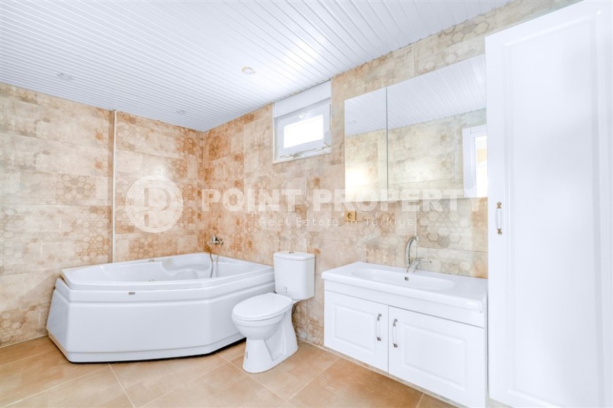 Апартаменты 4+1 в таунхаусе  с новым качественным ремонтом, в элитном районе Аланьи - Бекташ-id-5490-фото-15