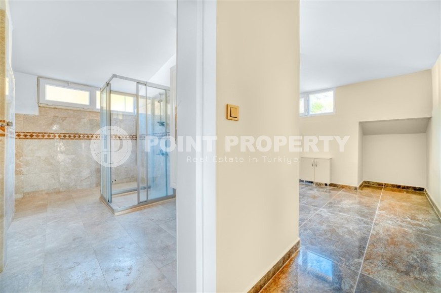 Апартаменты 4+1 в таунхаусе  с новым качественным ремонтом, в элитном районе Аланьи - Бекташ-id-5490-фото-17