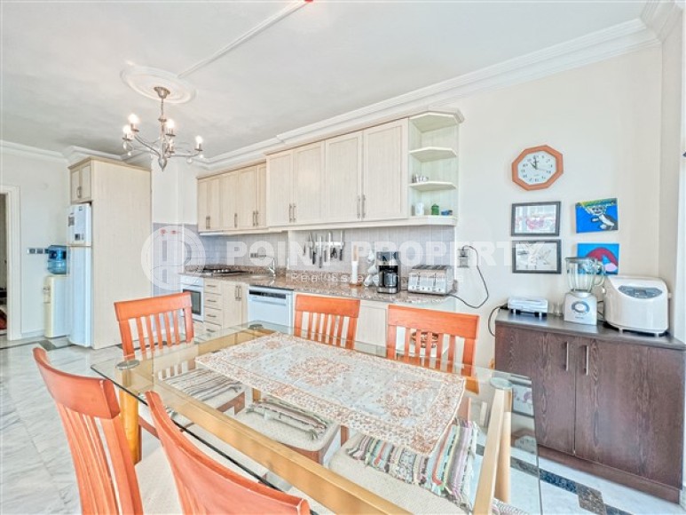 Apartment with two bedrooms and views of the Mediterranean Sea, in a residential complex on the first coastline, in the Mahmutlar area-id-5494-photo-3