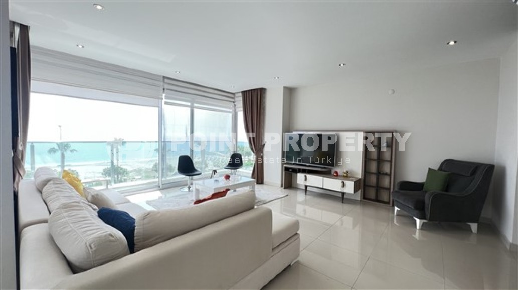 Apartment overlooking the Mediterranean Sea, 2+1 layout, on the first coastline in the elite area of Kestel-id-5495-photo-1