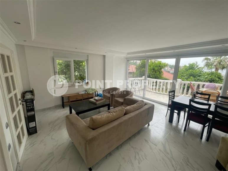 Villa surrounded by a green garden, 2+1 layout in the central area of Alanya-id-5497-photo-2