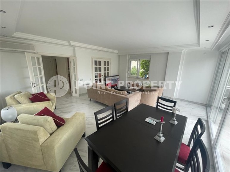 Villa surrounded by a green garden, 2+1 layout in the central area of Alanya-id-5497-photo-3