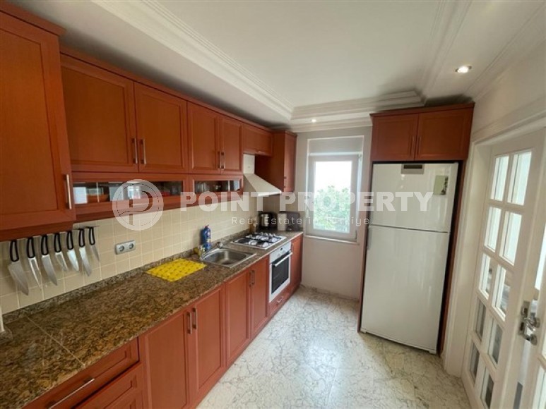 Villa surrounded by a green garden, 2+1 layout in the central area of Alanya-id-5497-photo-4