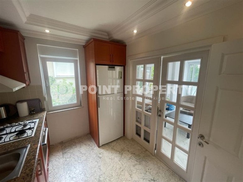 Villa surrounded by a green garden, 2+1 layout in the central area of Alanya-id-5497-photo-5