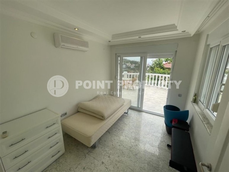 Villa surrounded by a green garden, 2+1 layout in the central area of Alanya-id-5497-photo-8