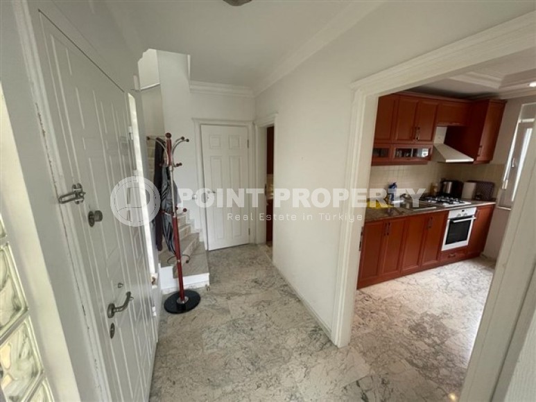 Villa surrounded by a green garden, 2+1 layout in the central area of Alanya-id-5497-photo-11