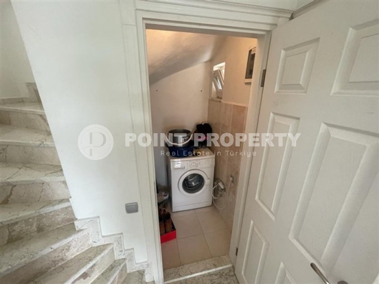 Villa surrounded by a green garden, 2+1 layout in the central area of Alanya-id-5497-photo-12