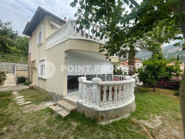Villa surrounded by a green garden, 2+1 layout in the central area of Alanya-id-5497-photo-16