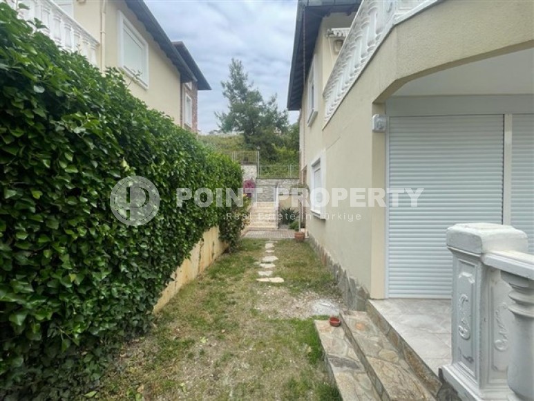 Villa surrounded by a green garden, 2+1 layout in the central area of Alanya-id-5497-photo-18