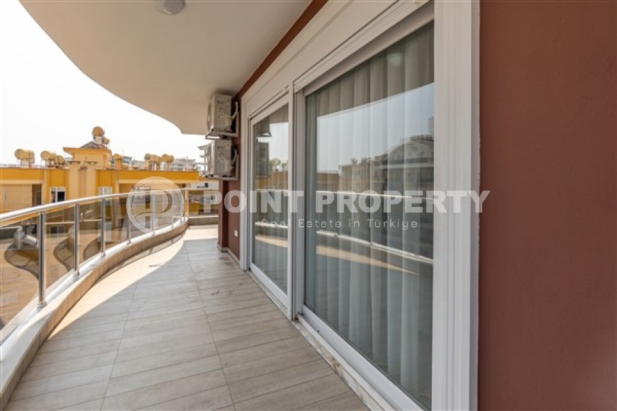 Апартаменты с новым ремонтом, стильным современным дизайном, мебелью и бытовой техникой, в центре спокойного, благоустроенного района Аланьи - Тосмур-id-5499-фото-11